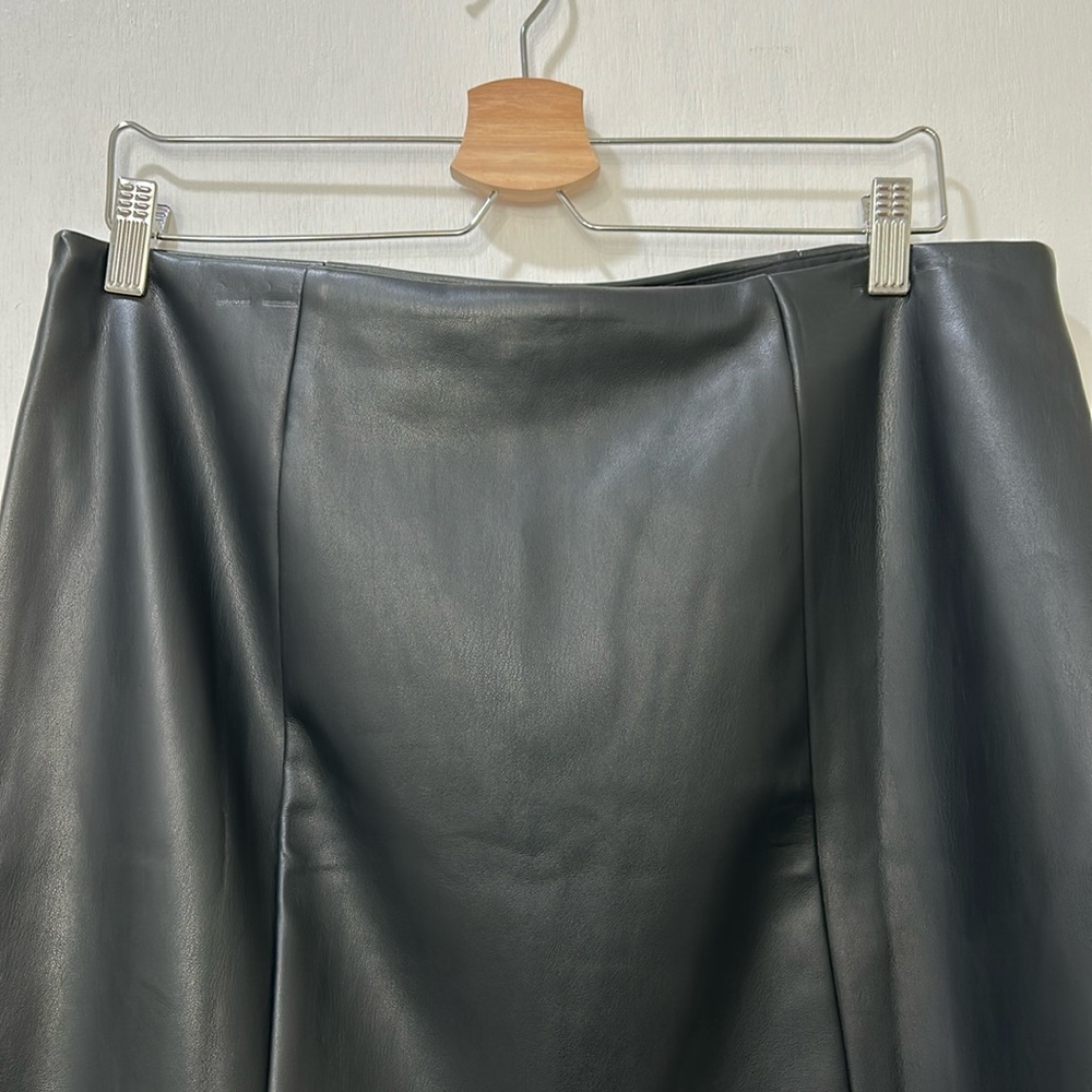 LOFT WOMENS BLACK  FAUX LEATHER MINI SKIRT SZ 14 PETITE NEW - Picture 3 of 9
